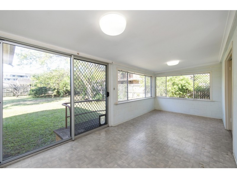 28 King Street, Woody Point QLD 4019