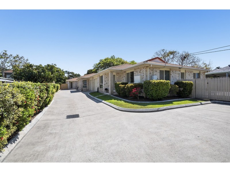 2/7 Samuel Street, Woody Point QLD 4019