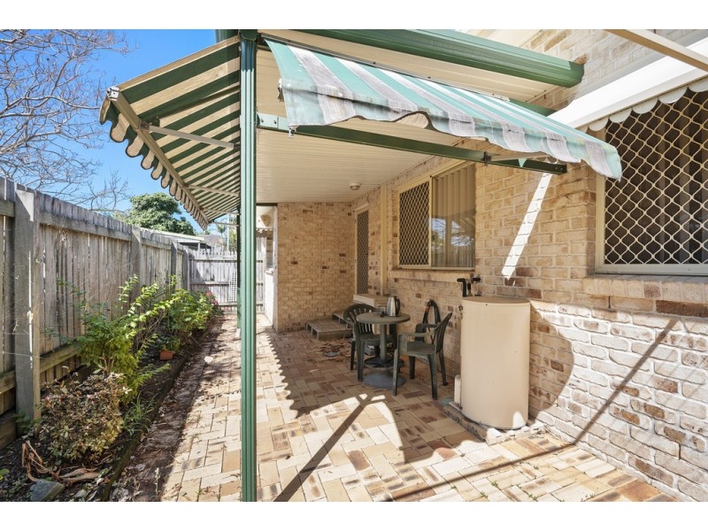 2/7 Samuel Street, Woody Point QLD 4019