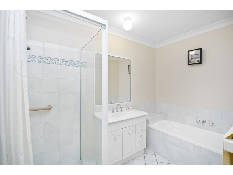 2/7 Samuel Street, Woody Point QLD 4019