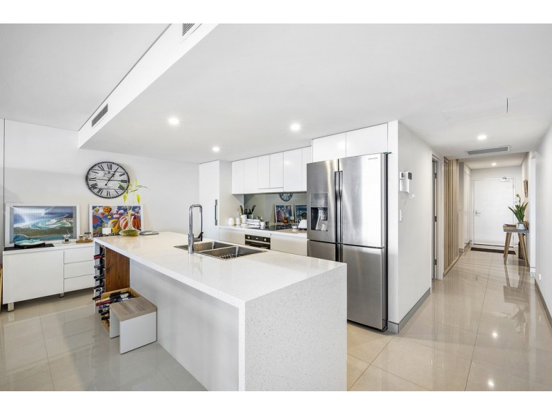 34/36 Woodcliffe Crescent, Woody Point QLD 4019