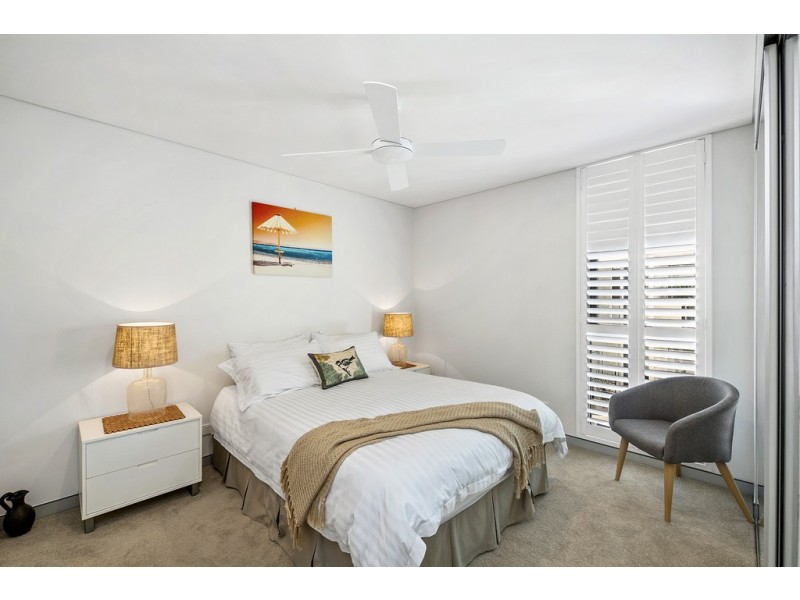 34/36 Woodcliffe Crescent, Woody Point QLD 4019