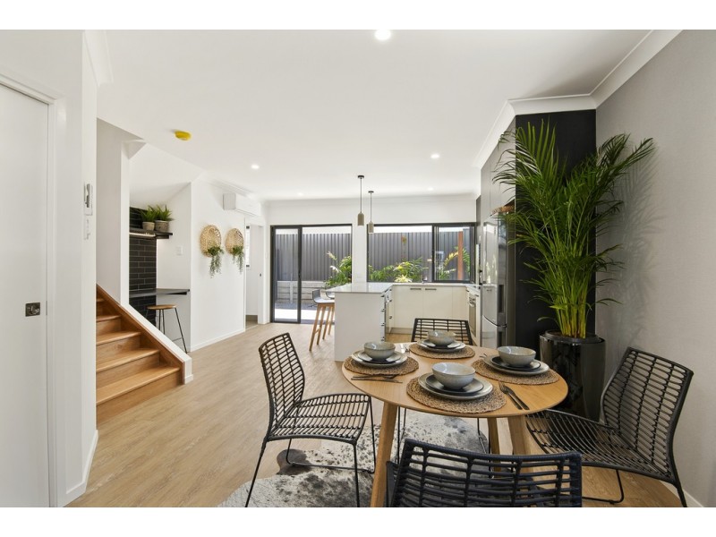 3/32-36 Hardiman Street, Woody Point QLD 4019