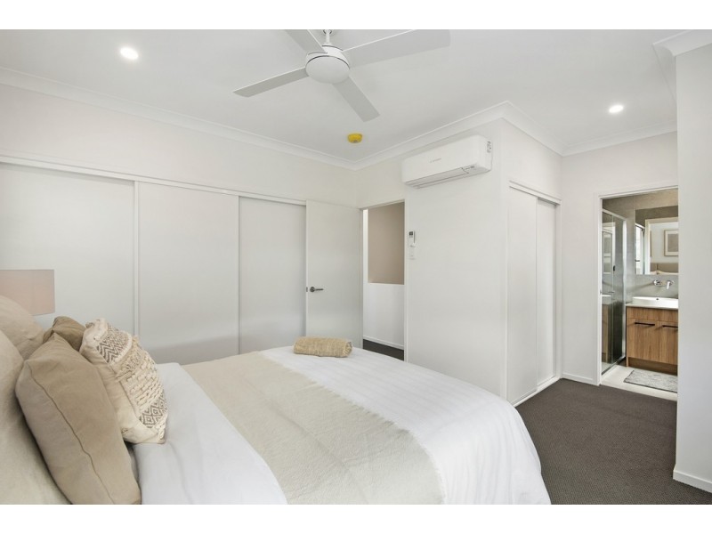 3/32-36 Hardiman Street, Woody Point QLD 4019