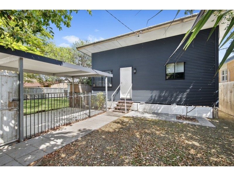 43 Hawthorne Street, Woody Point QLD 4019