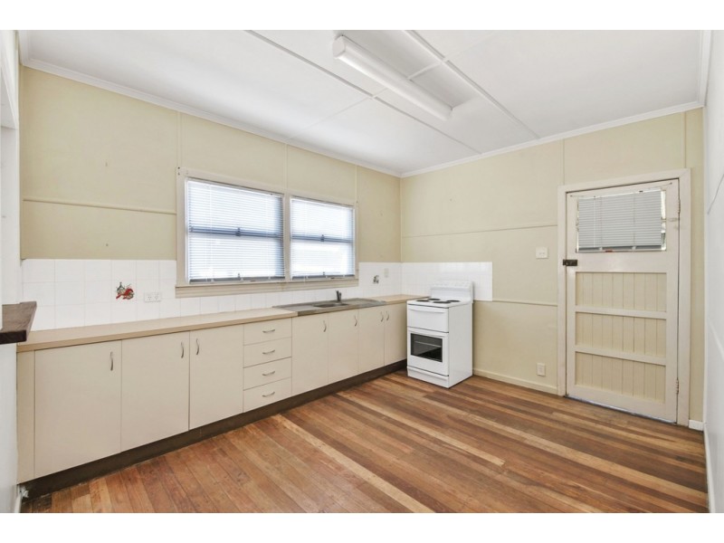43 Hawthorne Street, Woody Point QLD 4019