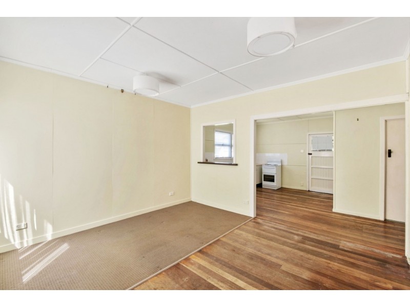 43 Hawthorne Street, Woody Point QLD 4019