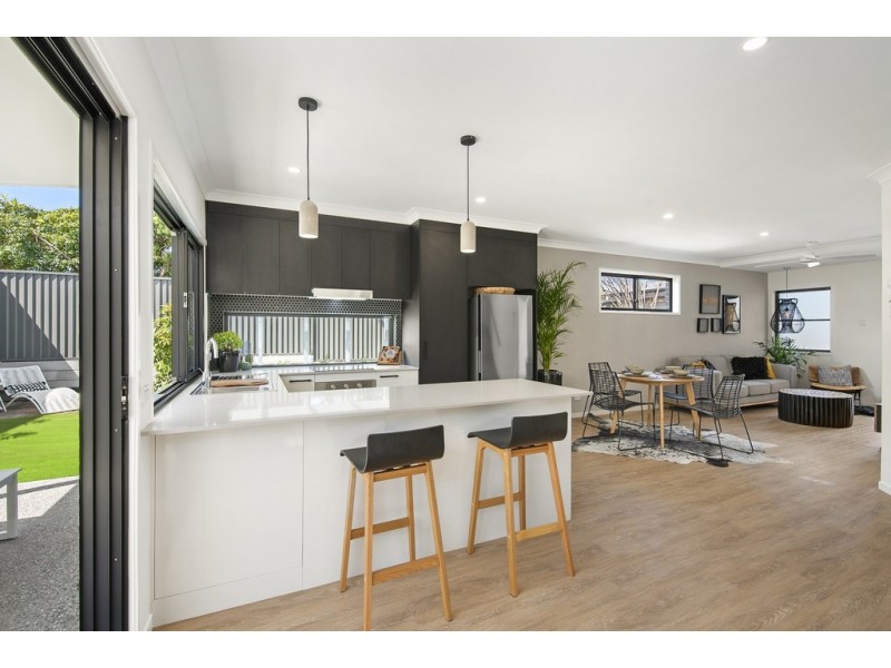 9/32-36 Hardiman Street, Woody Point QLD 4019