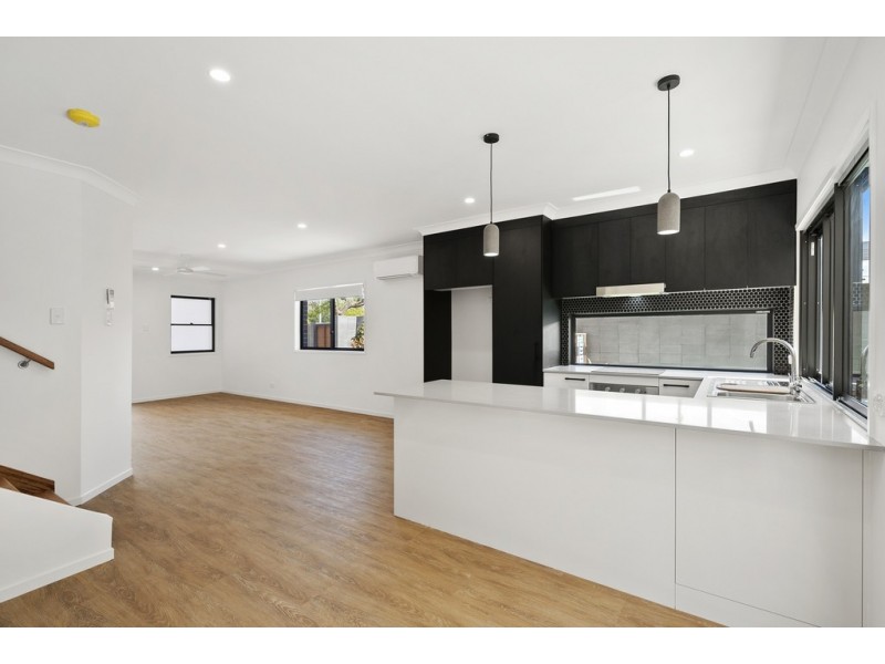 1/32-36 Hardiman Street, Woody Point QLD 4019