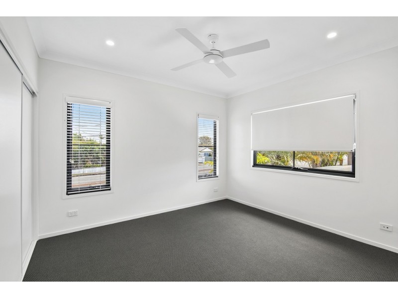 1/32-36 Hardiman Street, Woody Point QLD 4019