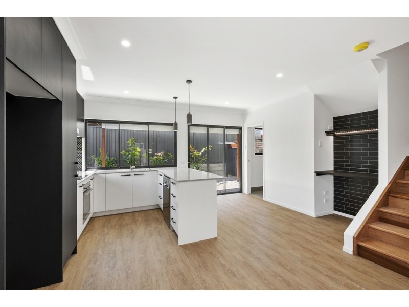 2/32 Hardiman Street, Woody Point QLD 4019