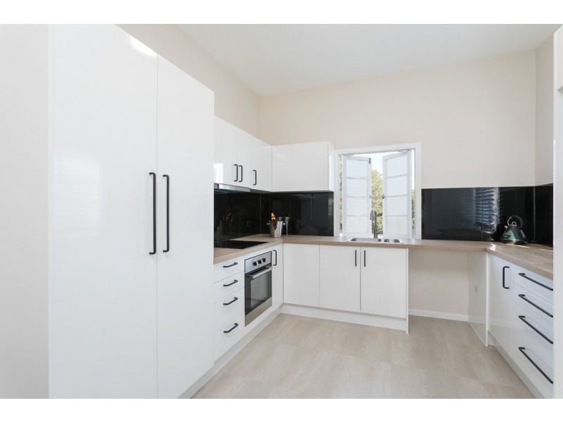 482 Oxley Avenue, Redcliffe QLD 4020