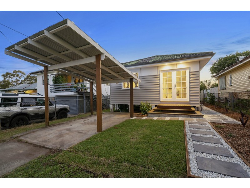 39 Bradfield Street, Brighton QLD 4017