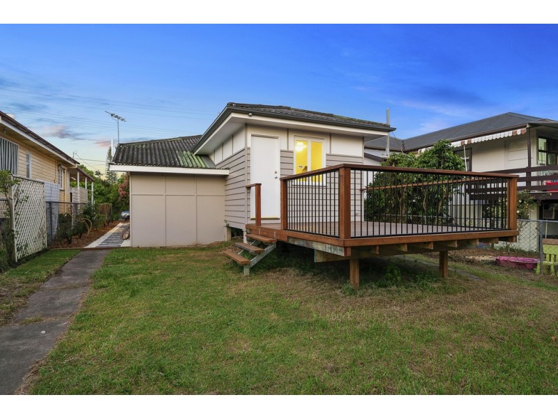 39 Bradfield Street, Brighton QLD 4017