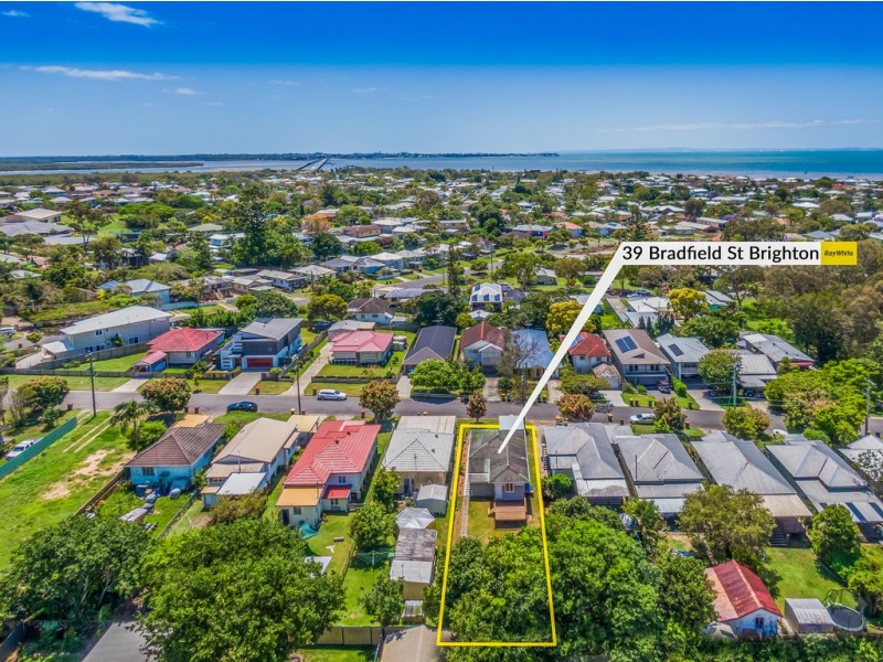 39 Bradfield Street, Brighton QLD 4017