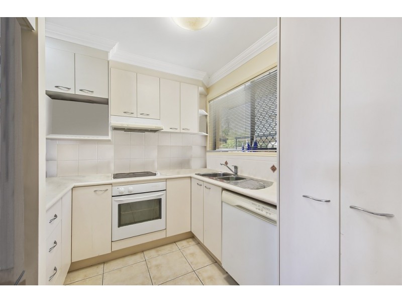 2/3 Annie Street, Woody Point QLD 4019