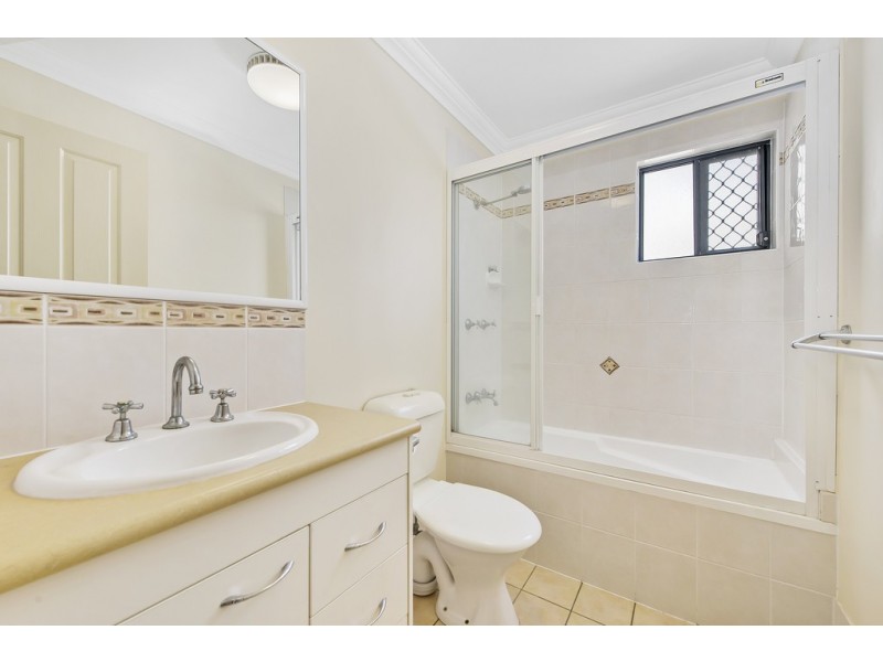 2/3 Annie Street, Woody Point QLD 4019