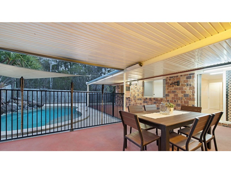 15 Sandwell Crescent, Kippa-ring QLD 4021