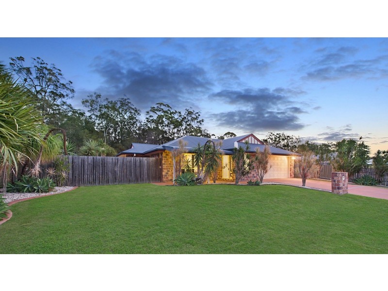 15 Sandwell Crescent, Kippa-ring QLD 4021