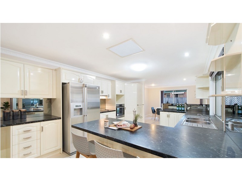15 Sandwell Crescent, Kippa-ring QLD 4021