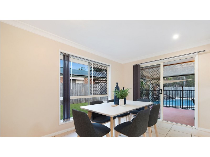 15 Sandwell Crescent, Kippa-ring QLD 4021