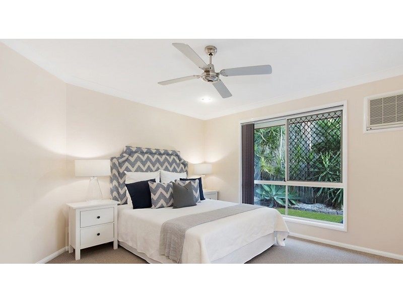 15 Sandwell Crescent, Kippa-ring QLD 4021
