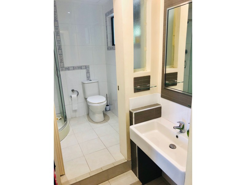 117 Anzac Avenue, Redcliffe QLD 4020