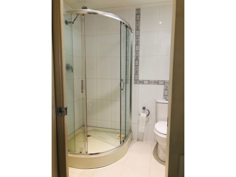 117 Anzac Avenue, Redcliffe QLD 4020