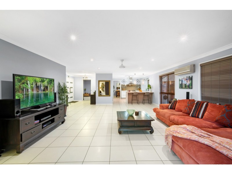 13 Drambuie Court, Kippa-ring QLD 4021