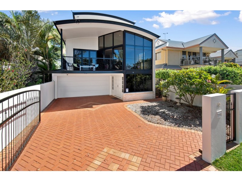 10 Gayundah Esplanade, Woody Point QLD 4019