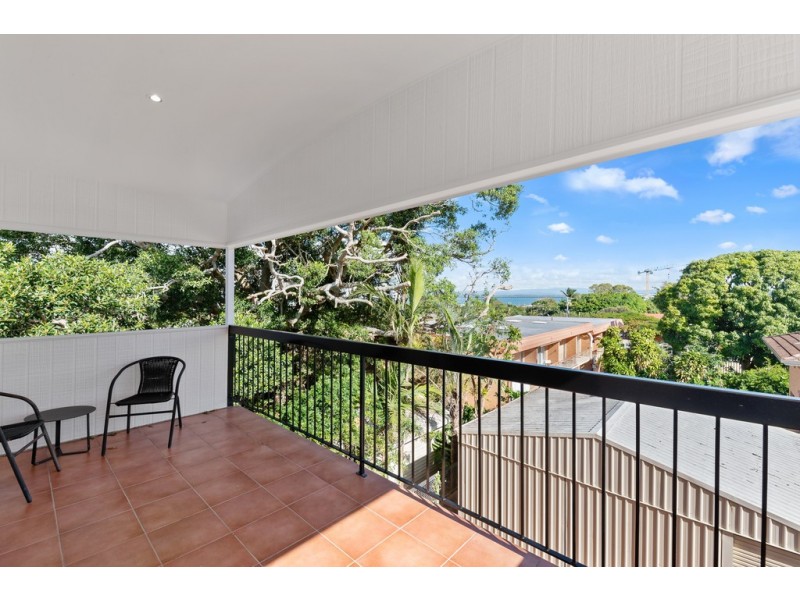 10 Gayundah Esplanade, Woody Point QLD 4019