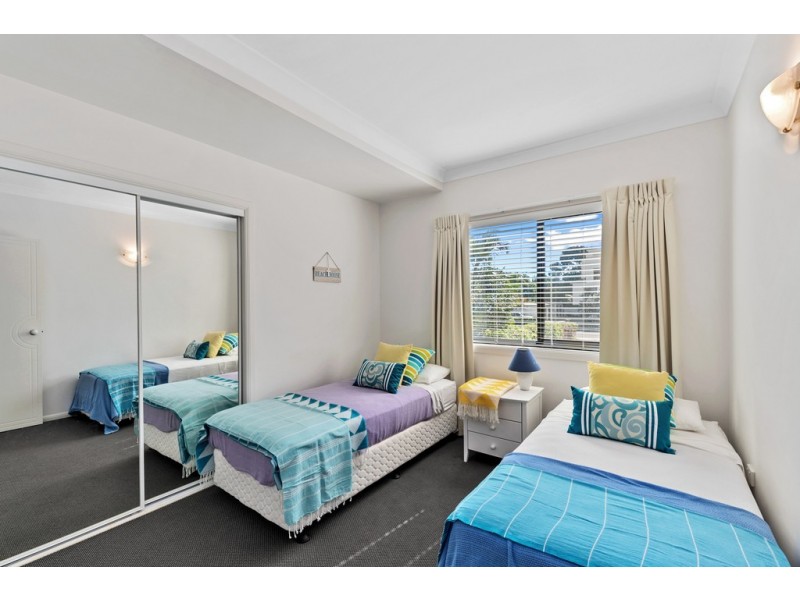 10 Gayundah Esplanade, Woody Point QLD 4019