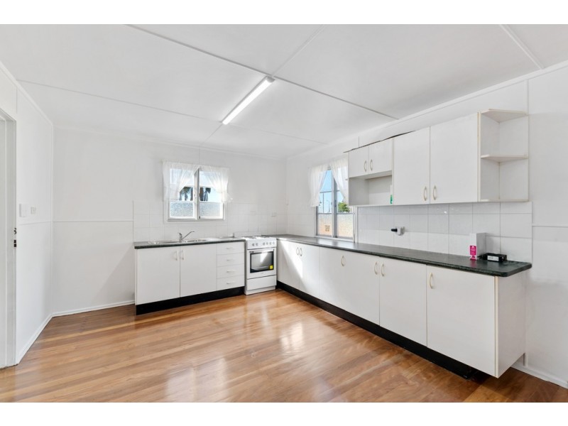 4 Sorrento Street, Margate QLD 4019