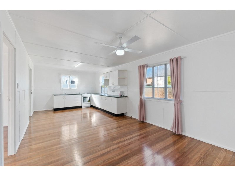 4 Sorrento Street, Margate QLD 4019