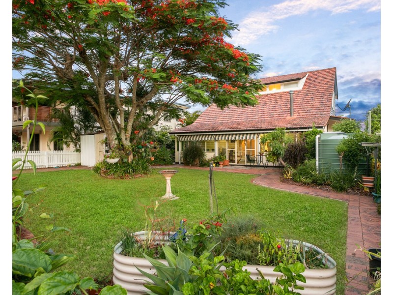 9 Frost Street, Clontarf QLD 4019