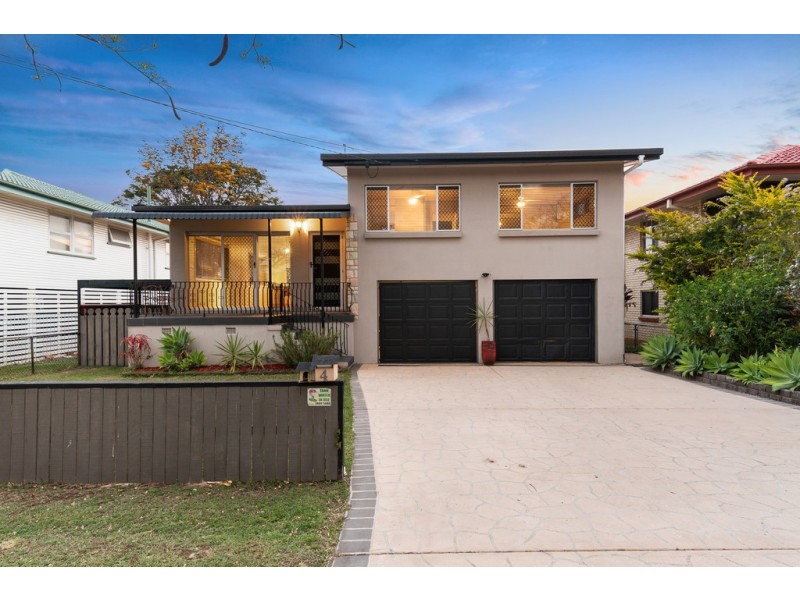 4 Baringa Street, Clontarf QLD 4019