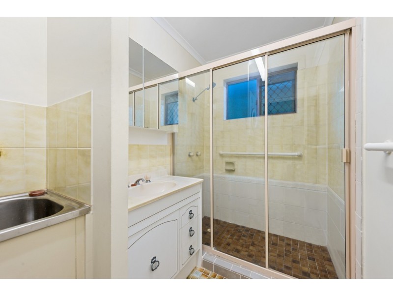 4/34 Queen Street, Scarborough QLD 4020