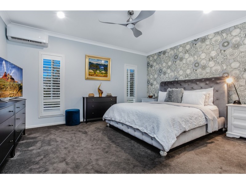 196 Hornibrook Esplanade, Woody Point QLD 4019