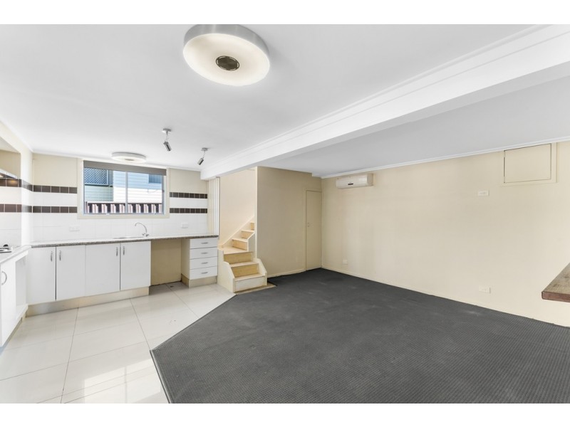 10 Pearen Street, Clontarf QLD 4019