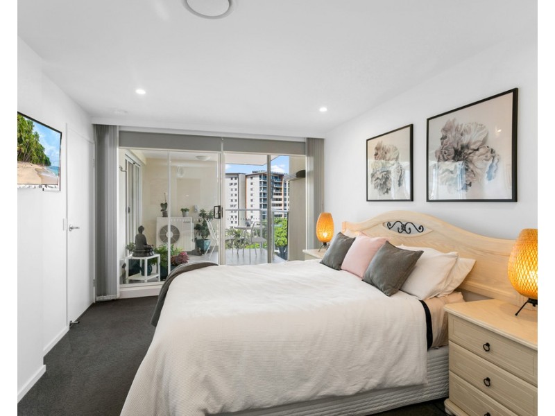 802/81 Sutton Street, Redcliffe QLD 4020