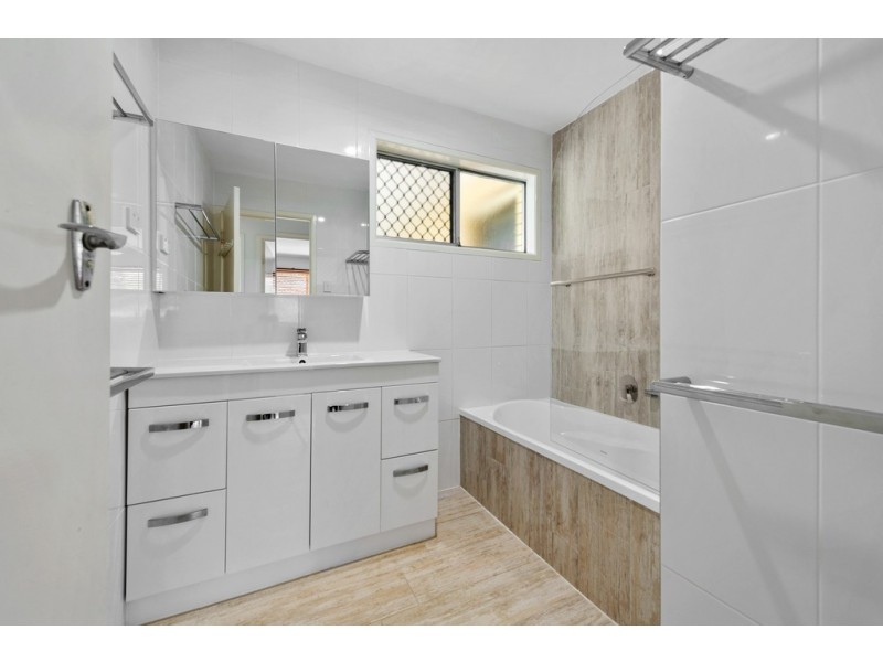 20 Eurobin Crescent, Ferny Hills QLD 4055
