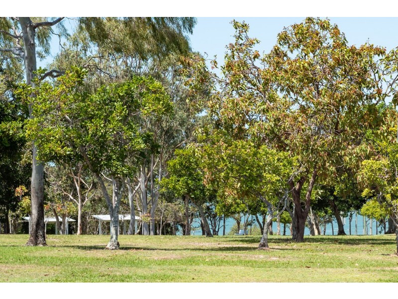 15 Ernest Street, Woody Point QLD 4019