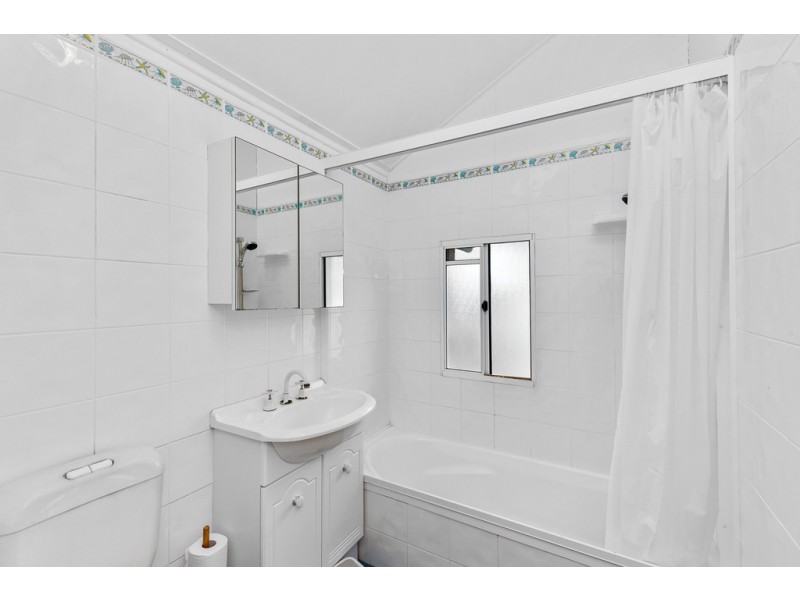 15 Ernest Street, Woody Point QLD 4019