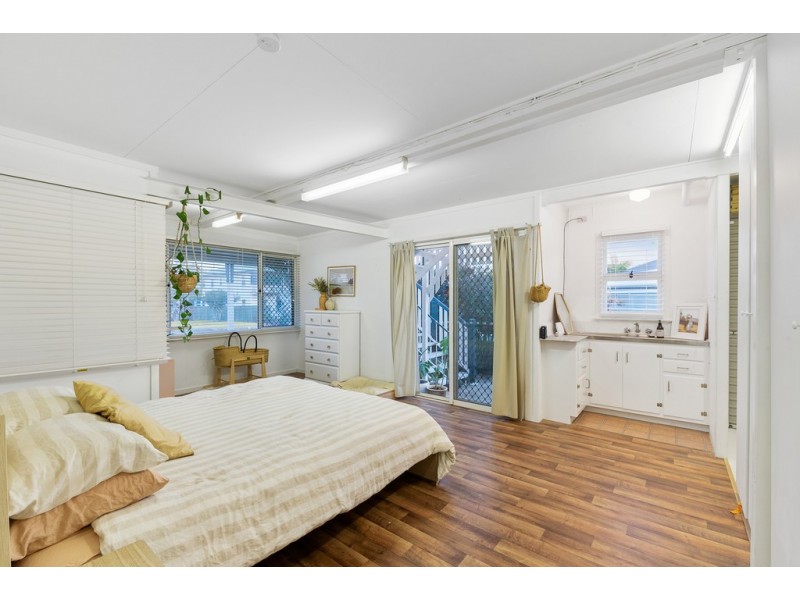 15 Ernest Street, Woody Point QLD 4019