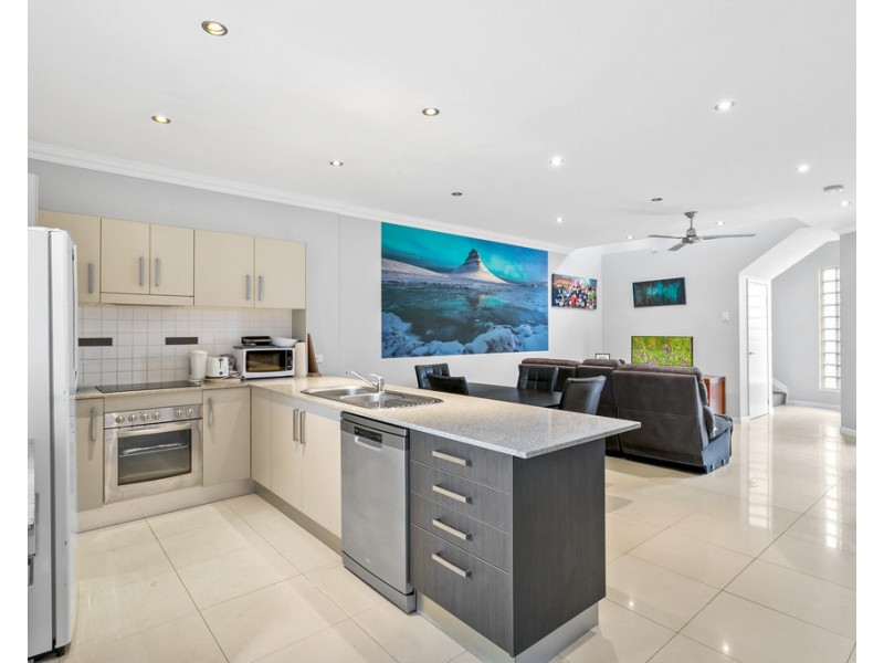 3/23 Tilley Street, Redcliffe QLD 4020