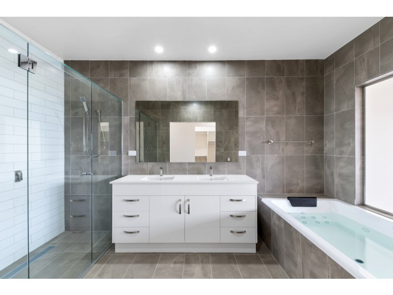 11/12 Louis Street, Redcliffe QLD 4020