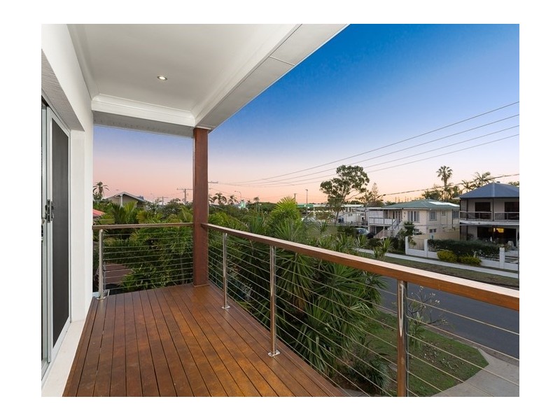 8a Donald Street, Woody Point QLD 4019