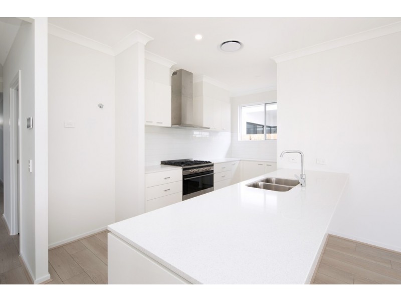 9 Sunrise Street, Newport QLD 4020