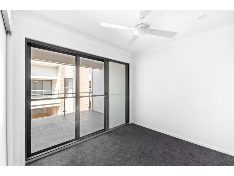 2/15 Bramble Street, Woody Point QLD 4019