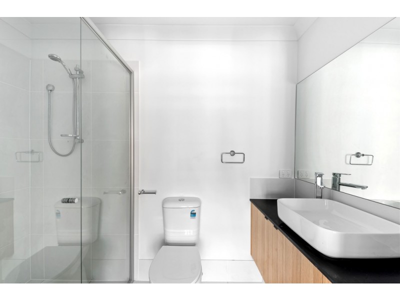 2/15 Bramble Street, Woody Point QLD 4019